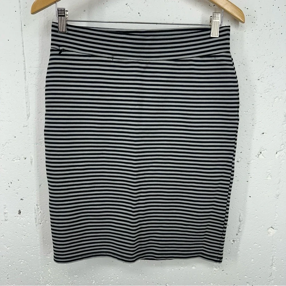 Toad&Co Women's Size Small Paseo Black Gray Striped Stretch Skirt